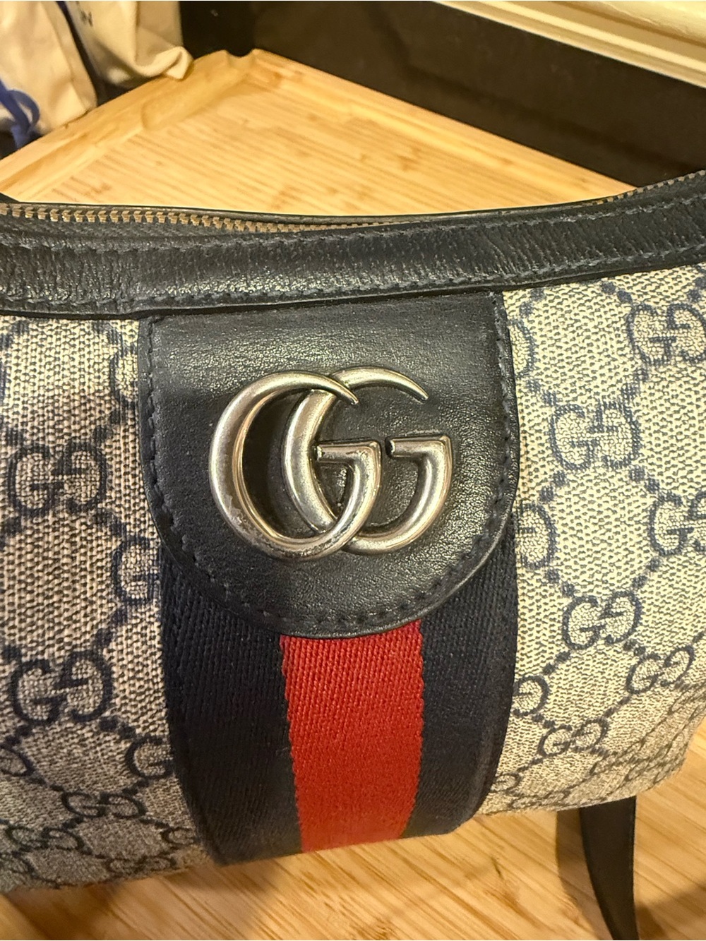 authentic Gucci Beige GG Supreme Canvas Crossbody with Red & Blue Stripe - Picture 8 of 12